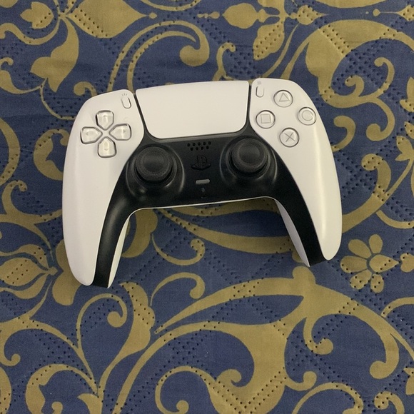 PS5 DISK VERSION - Picture 2 of 4